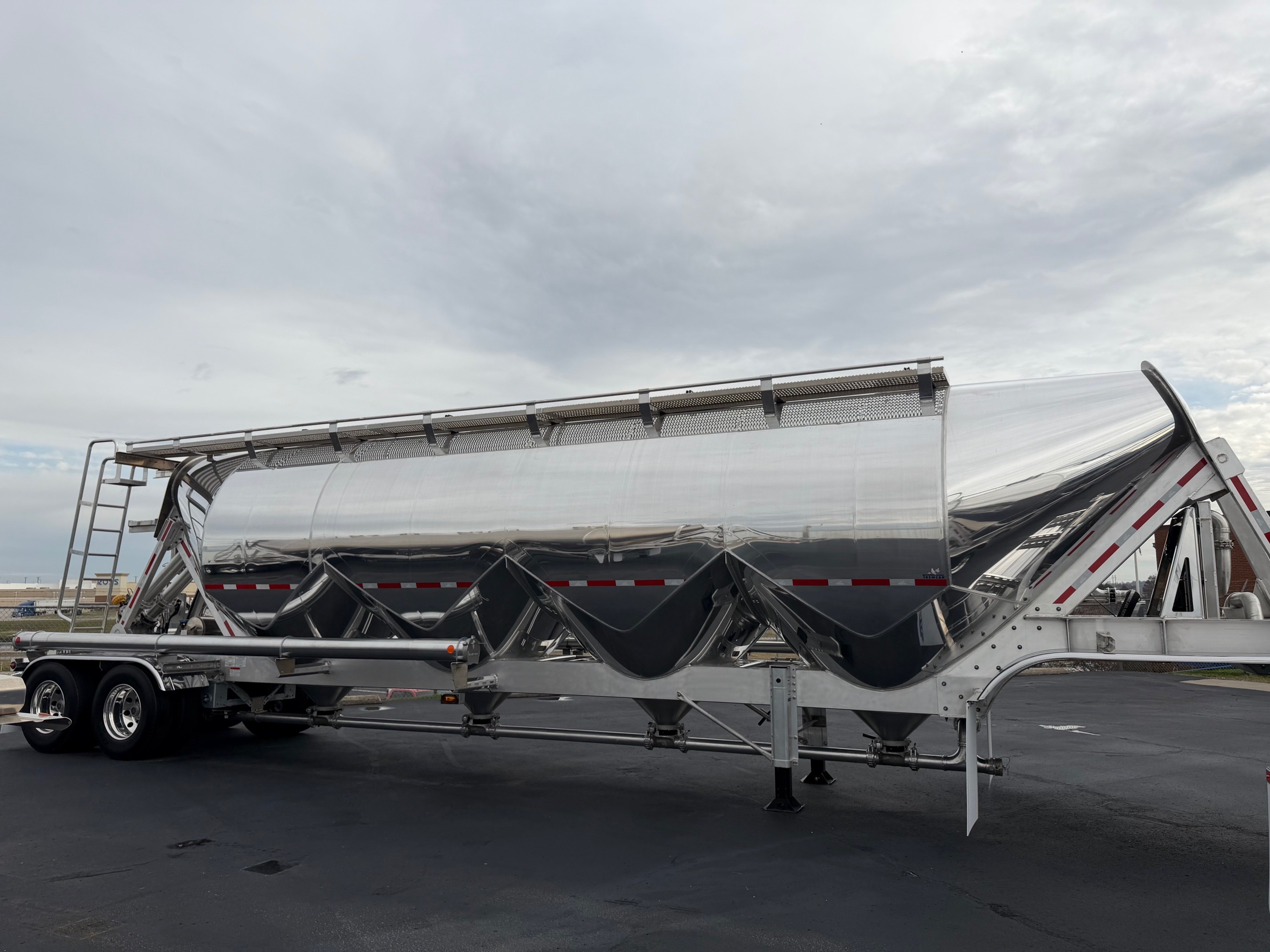 Tremcar 1625 Vacuum Trailer Photo 3